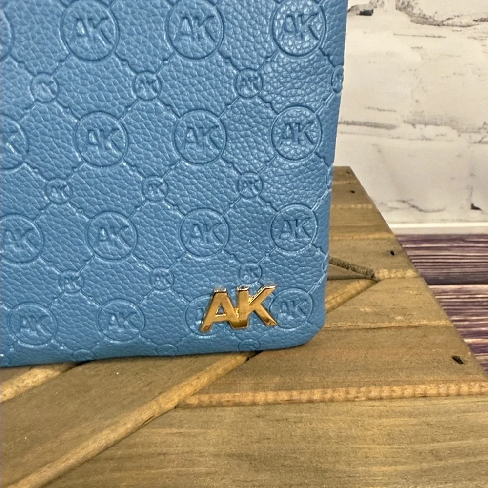 Anne Klein‎ NWOT Embossed Logo Blue Wristlet Wallet Clutch